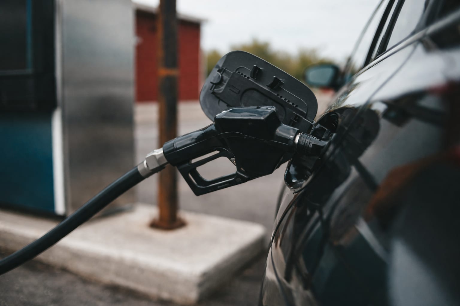 Strâmtoarea Hormuz poate scumpi motorina cu peste 60% până în 2026. Cum ajunge șocul în prețurile din România