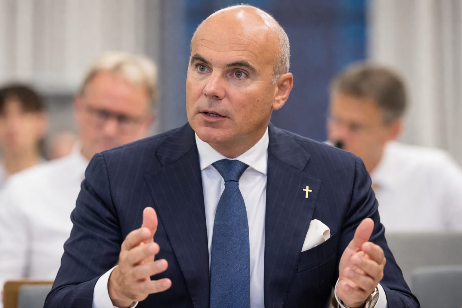 Ilie Bolojan, acuzat de Rareș Bogdan de ipocrizie fără margini. Cum a ajuns PNL să voteze un guvern PSD