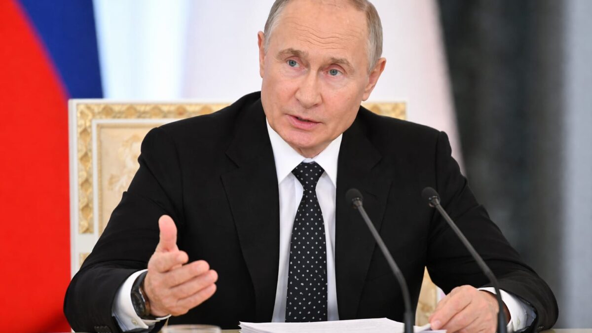 Putin menține ofensiva în Ucraina și respinge armistițiul aerian. Ce riscă regiunea și flancul estic NATO