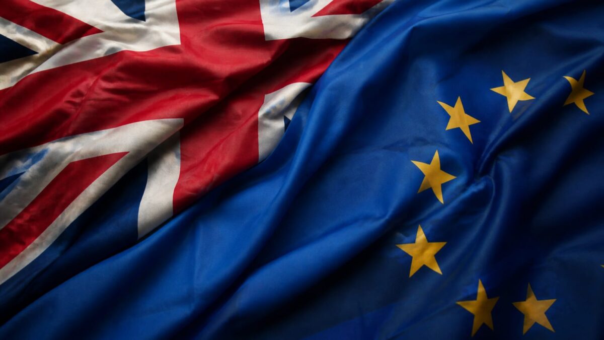 66% în UE pentru revenirea Marii Britanii. Majoritatea britanicilor spun acum că Brexitul le-a făcut rău 66% în UE pentru revenirea Marii Britanii. Majoritatea britanicilor spun acum că Brexitul le-a făcut rău