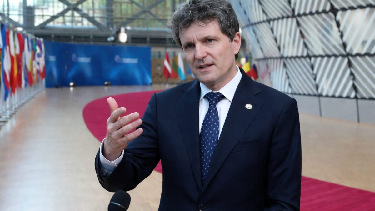 Șase state sprijină România împotriva dronelor. Nicușor Dan anunță noile oferte de la NATO Șase state sprijină România împotriva dronelor. Nicușor Dan anunță noile oferte de la NATO