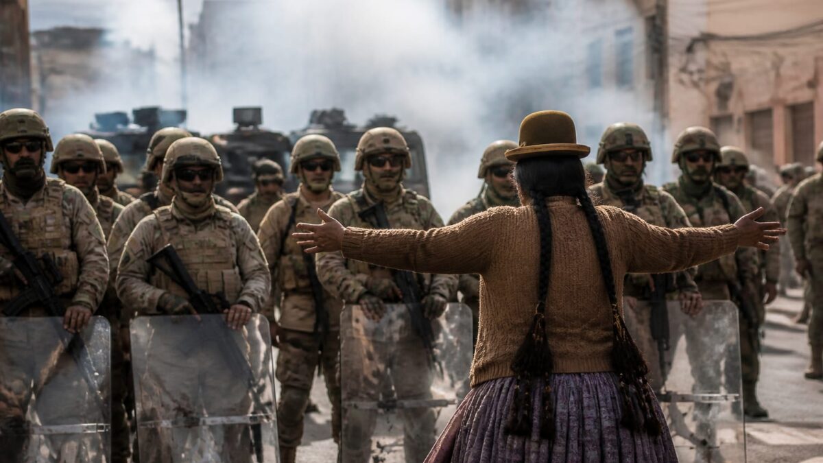 50 de zile de proteste au adus starea de urgență în Bolivia. Paz trimite armata, Congresul decide în 72 de ore