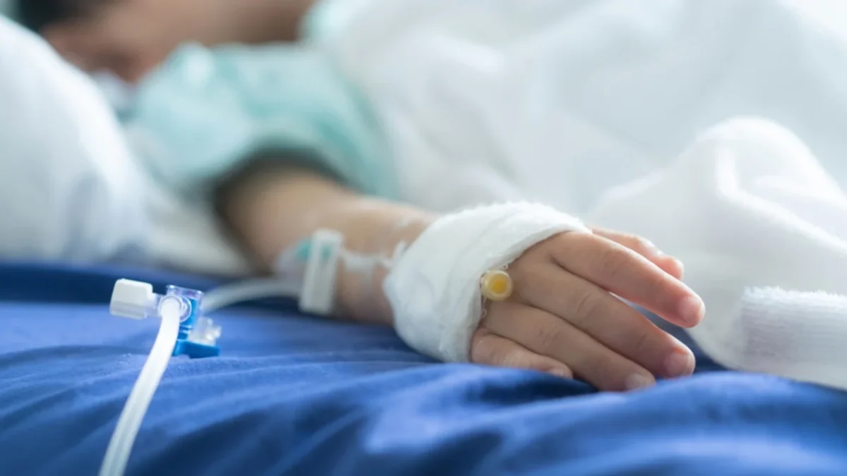 Copii găsiți subnutriți în Galați, preluați de stat. Mama internată la psihiatrie. tragedia din Galați