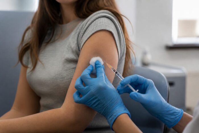 Zero decese în Anglia la femeile de 20-24 de ani vaccinate HPV. Ce arată studiul publicat în The Lancet Zero decese în Anglia la femeile de 20-24 de ani vaccinate HPV. Ce arată studiul publicat în The Lancet