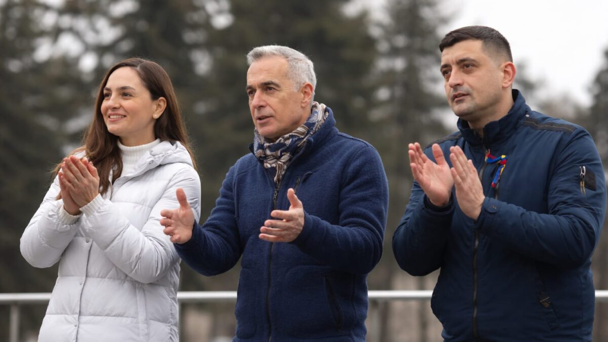 De ce votează oamenii cu politicieni extremiști după 35 de ani de frustrări. Ce arată un nou studiu De ce votează oamenii cu politicieni extremiști după 35 de ani de frustrări. Ce arată un nou studiu