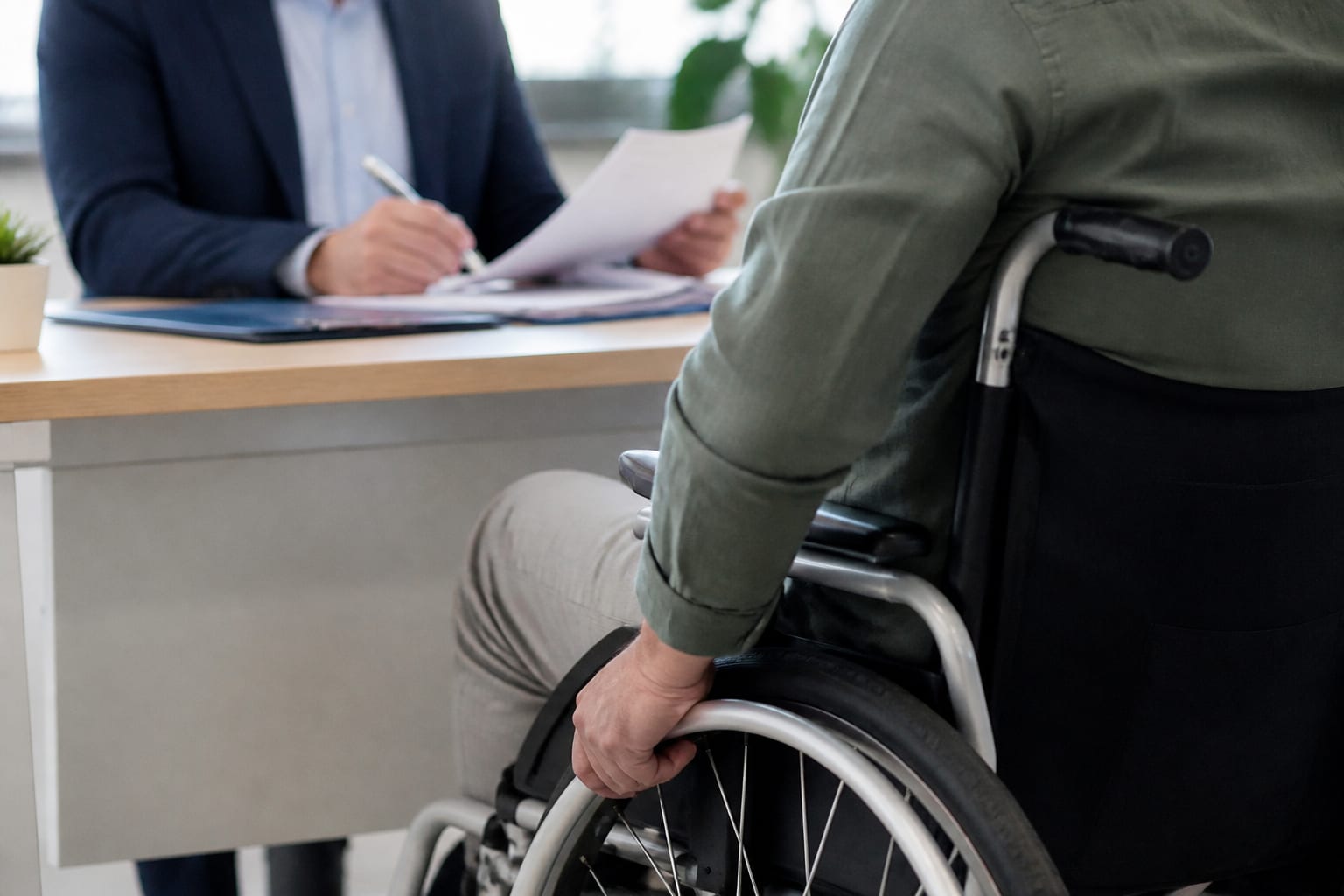 Acte necesare pentru încadrare în grad de handicap cu însoțitor în 2026