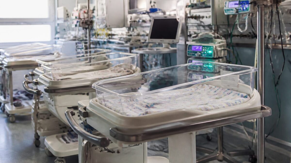 ATI nou-născuți Marie Curie, Marie Curie cere închiderea a 5 paturi la ATI nou-născuți, după plecarea a 7 asistente