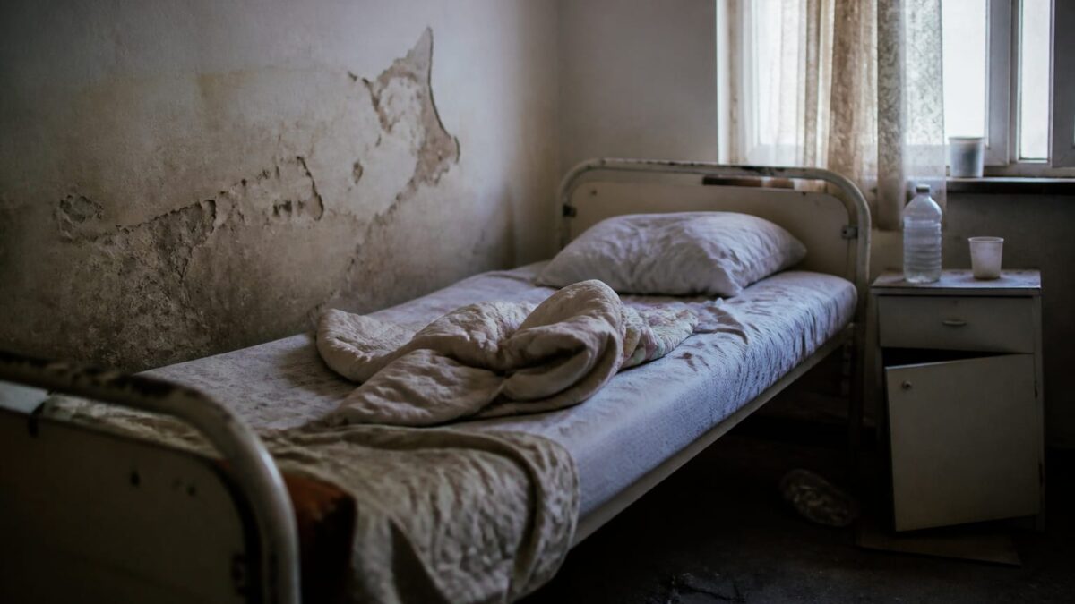 409 oameni preluați din azilele ilegale din Bihor au fost mutați în țară. Doar o persoană a ajuns la familie 409 oameni preluați din azilele ilegale din Bihor au fost mutați în țară. Doar o persoană a ajuns la familie