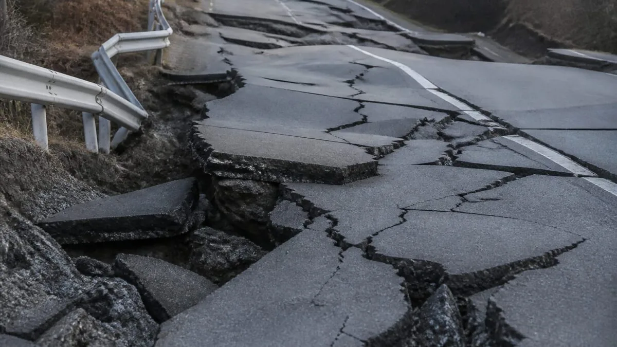 Cutremur Kumamoto, Cutremurul din Kumamoto a ucis 34 de oameni și a rupt infrastructura locală