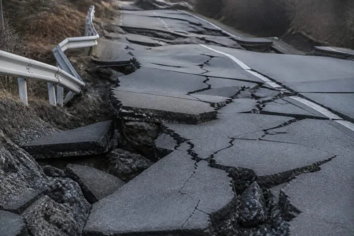 Cutremur Kumamoto, Cutremurul din Kumamoto a ucis 34 de oameni și a rupt infrastructura locală