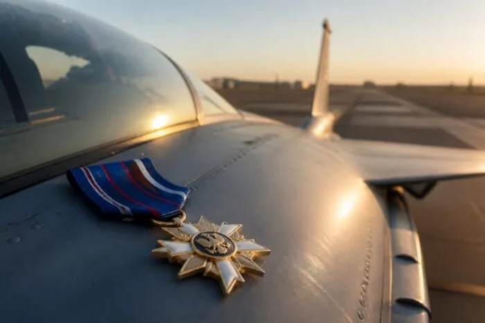 decorare pilot F-16, Generalul Dorin Toma cere decorarea pilotului român care a doborât două drone cu F-16