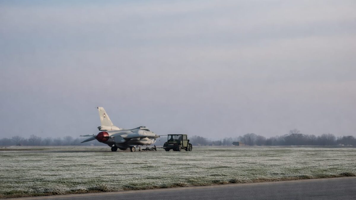 F-16 Ucraina prăbușire, Un avion F-16 al Ucrainei s-a prăbușit în timpul unei misiuni de luptă. Pilotul s-a catapultat și a