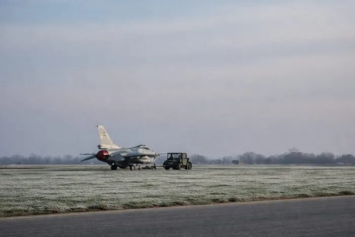 F-16 Ucraina prăbușire, Un avion F-16 al Ucrainei s-a prăbușit în timpul unei misiuni de luptă. Pilotul s-a catapultat și a