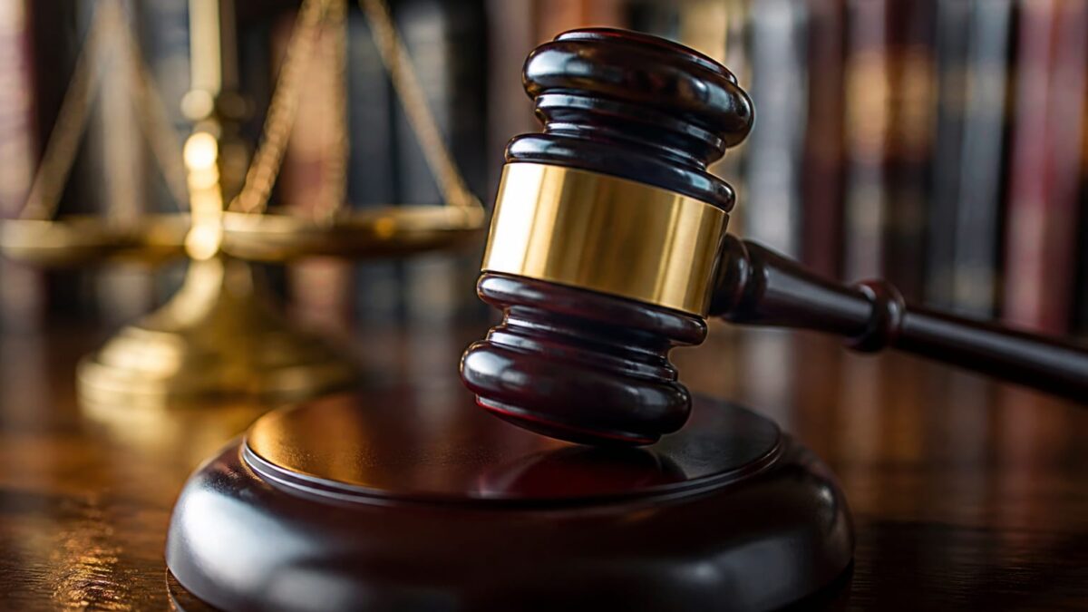 Cinci inculpați sub control judiciar în dosarul fraudei la Bacalaureat. Cinci inculpați sub control judiciar în dosarul fraudei la Bacalaureat.