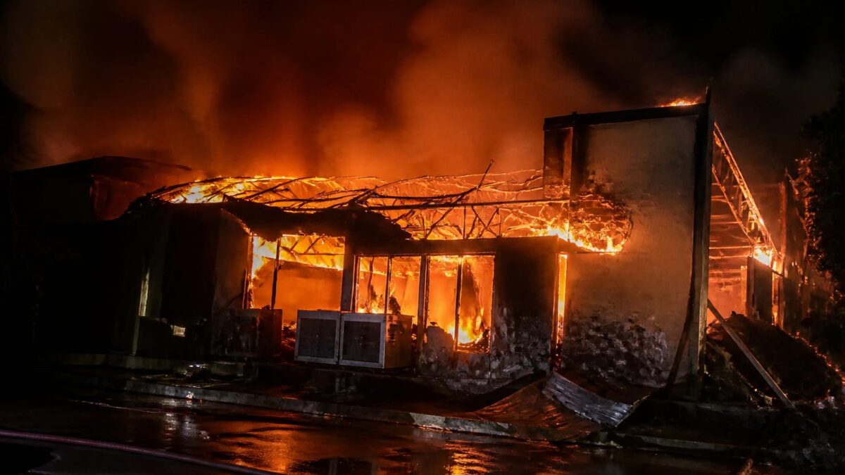 incendiu Bangkok, Incendiu devastator într-un club din Bangkok. Cel puțin 27 de morți și 63 de răniți