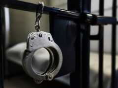 Șase persoane din Galați au fost reținute într-un dosar de înșelăciune Șase persoane din Galați au fost reținute într-un dosar de înșelăciune