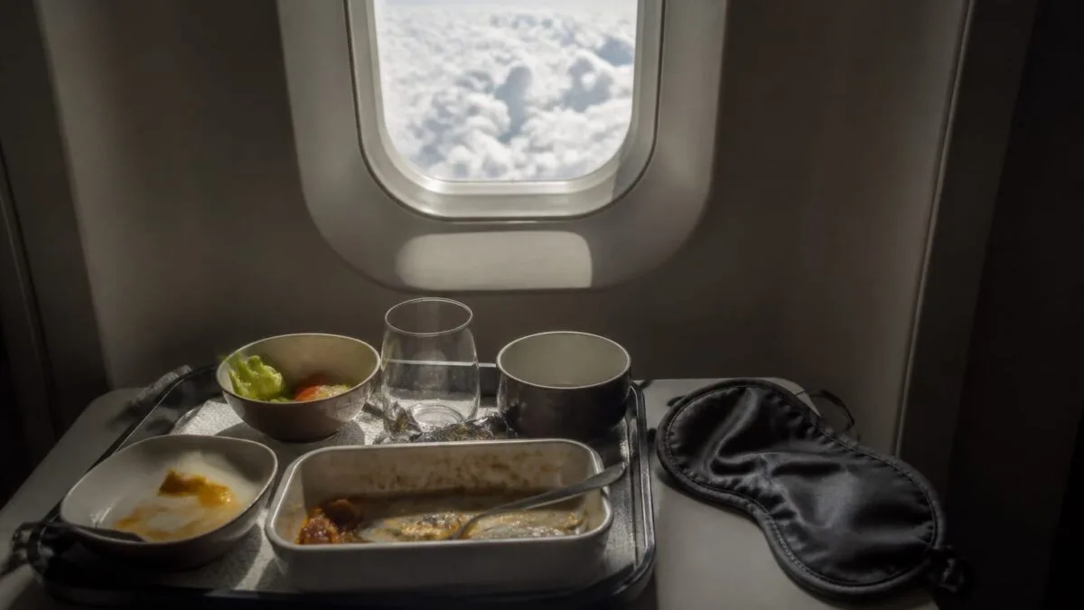 Alimentația reduce jet lag-ul după un zbor lung
