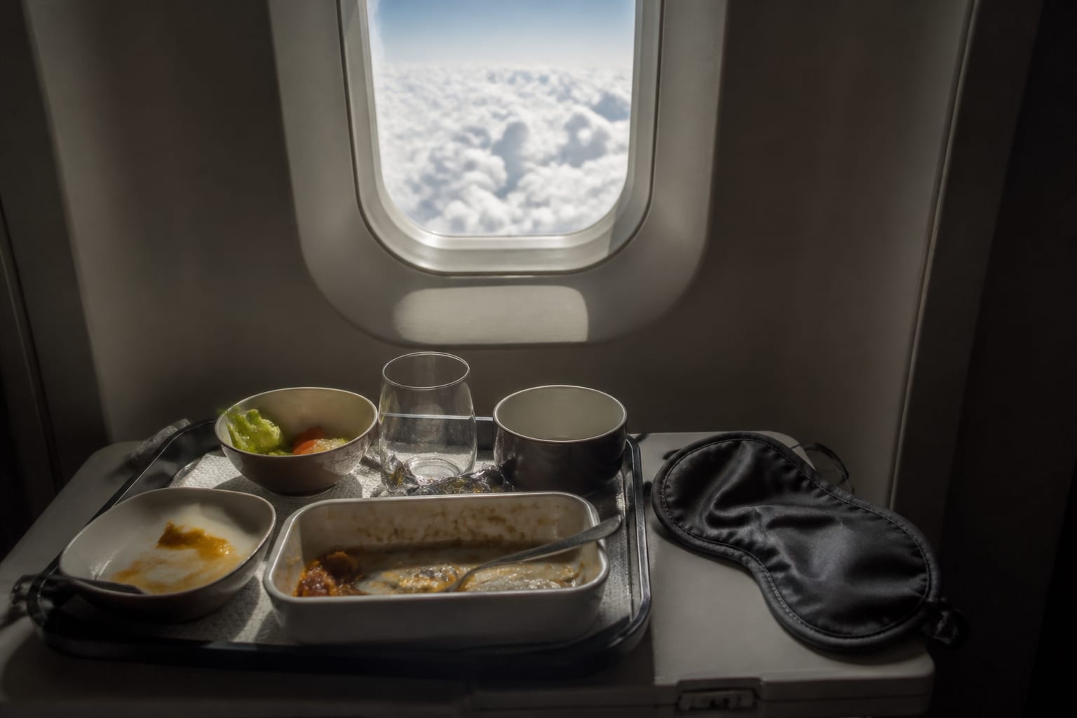 Alimentația reduce jet lag-ul după un zbor lung