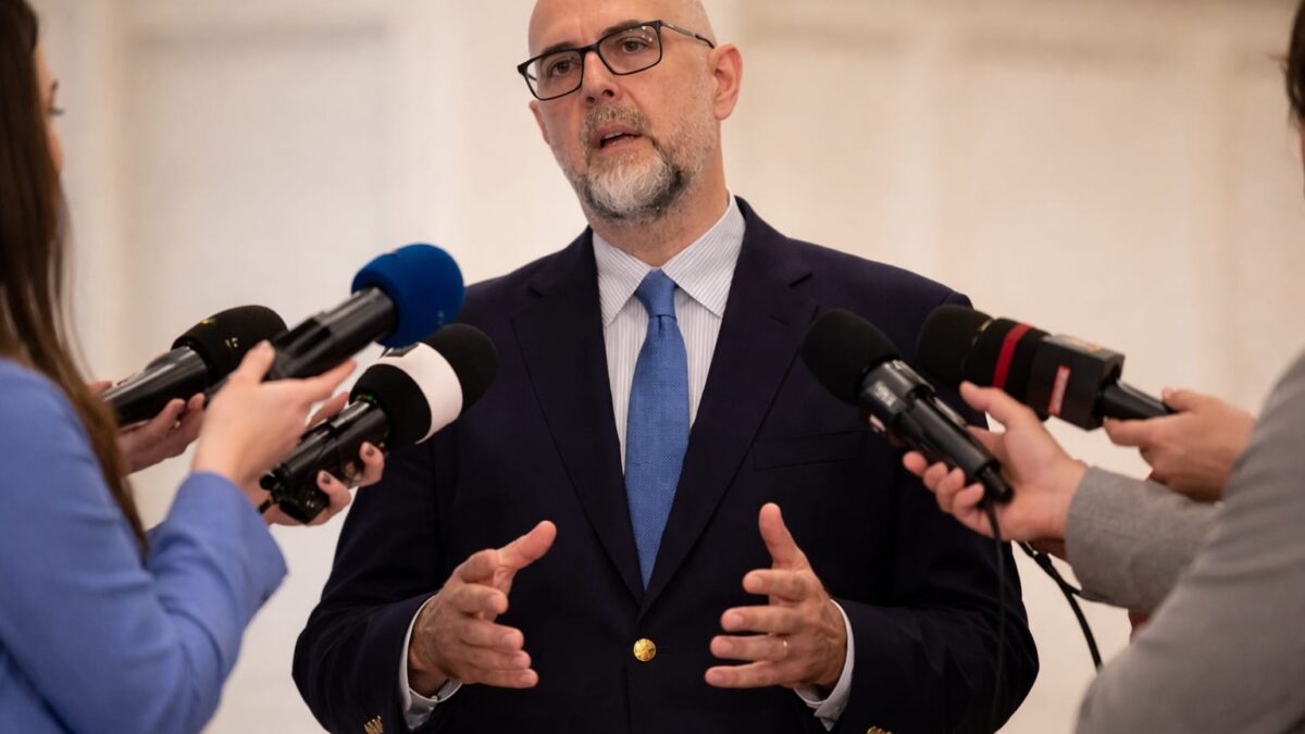 Kelemen Hunor solicită rapid un guvern cu puteri depline și exclude AUR.