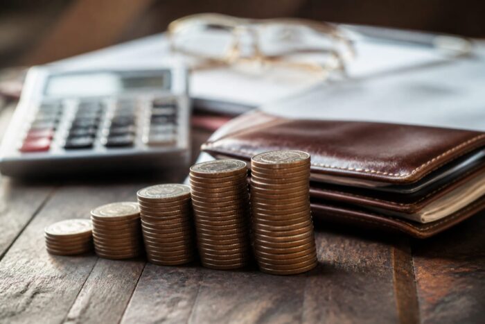 Legea 360/2023 schimbă calculul pensiei. Cinci ani lucrați în plus pot adăuga aproximativ 810 lei pe lună
