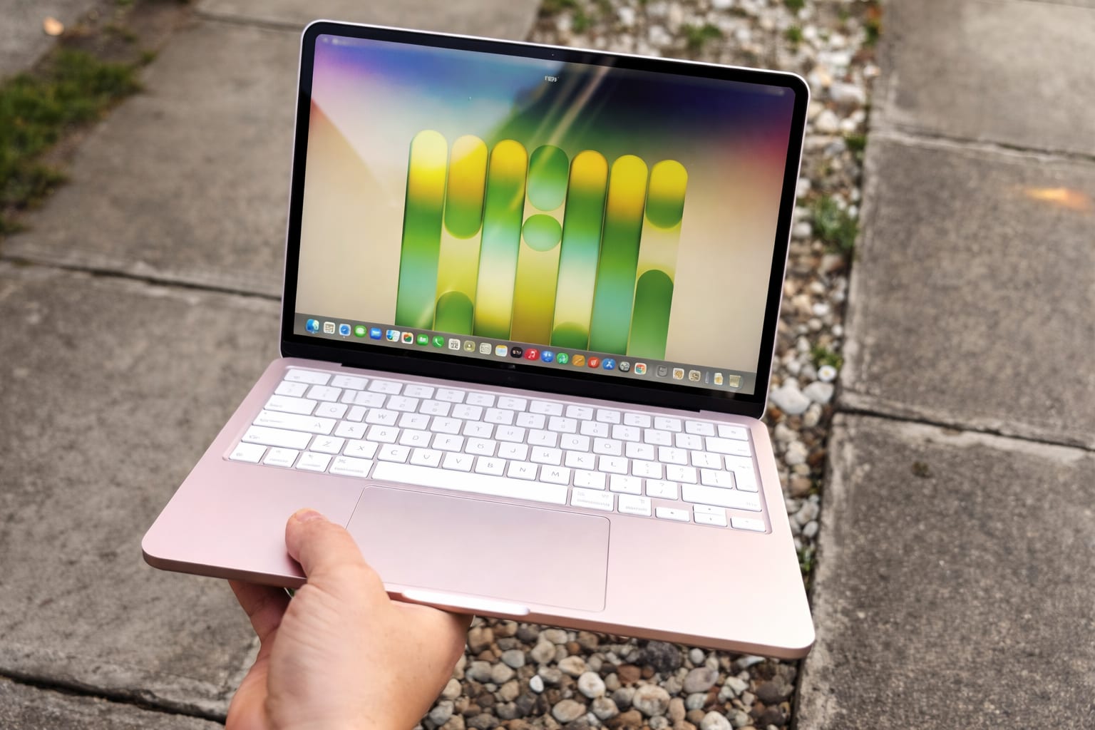 MacBook Pro ecran tactil, imagine 2