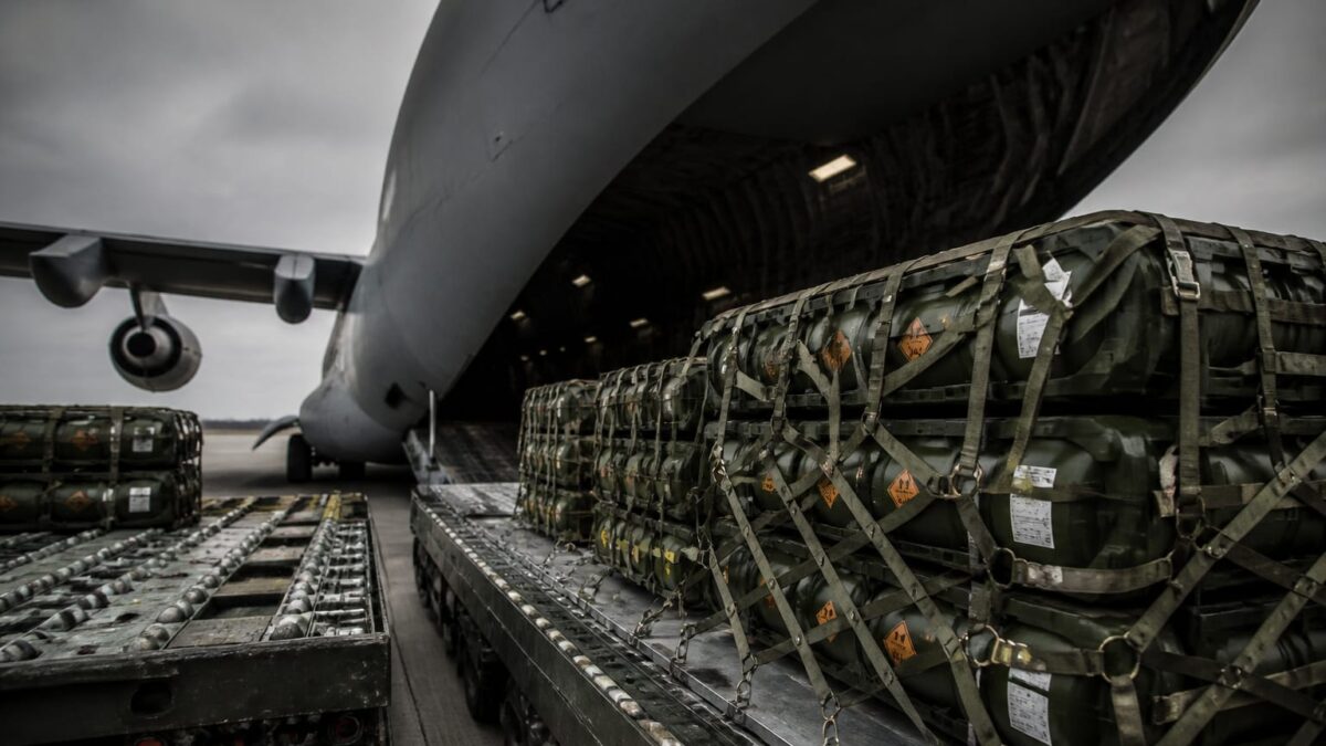 NATO pregătește 140 de miliarde de euro pentru Ucraina până în 2027. Cum se mută nota de plată spre Europa și Canada