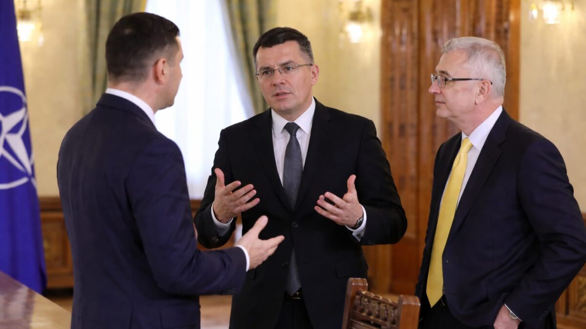 AUR vrea funcția de premier și șefia Senatului. Ce pretenții ridică Dan Dungaciu în negocierile pentru Guvern AUR vrea funcția de premier și șefia Senatului. Ce pretenții ridică Dan Dungaciu în negocierile pentru Guvern