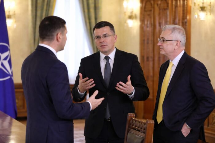 AUR vrea funcția de premier și șefia Senatului. Ce pretenții ridică Dan Dungaciu în negocierile pentru Guvern AUR vrea funcția de premier și șefia Senatului. Ce pretenții ridică Dan Dungaciu în negocierile pentru Guvern