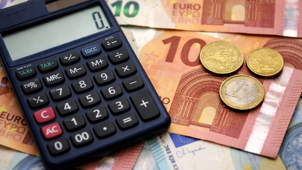 salariu minim România, România are al treilea cel mai mic salariu minim din UE, 825 de euro