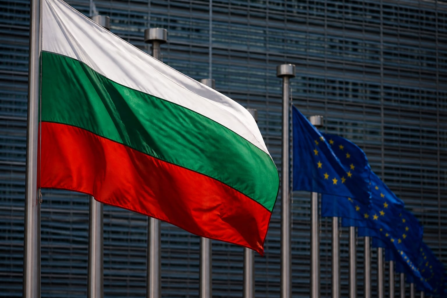 Bulgaria amenință să blocheze noile sancțiuni UE împotriva Rusiei.