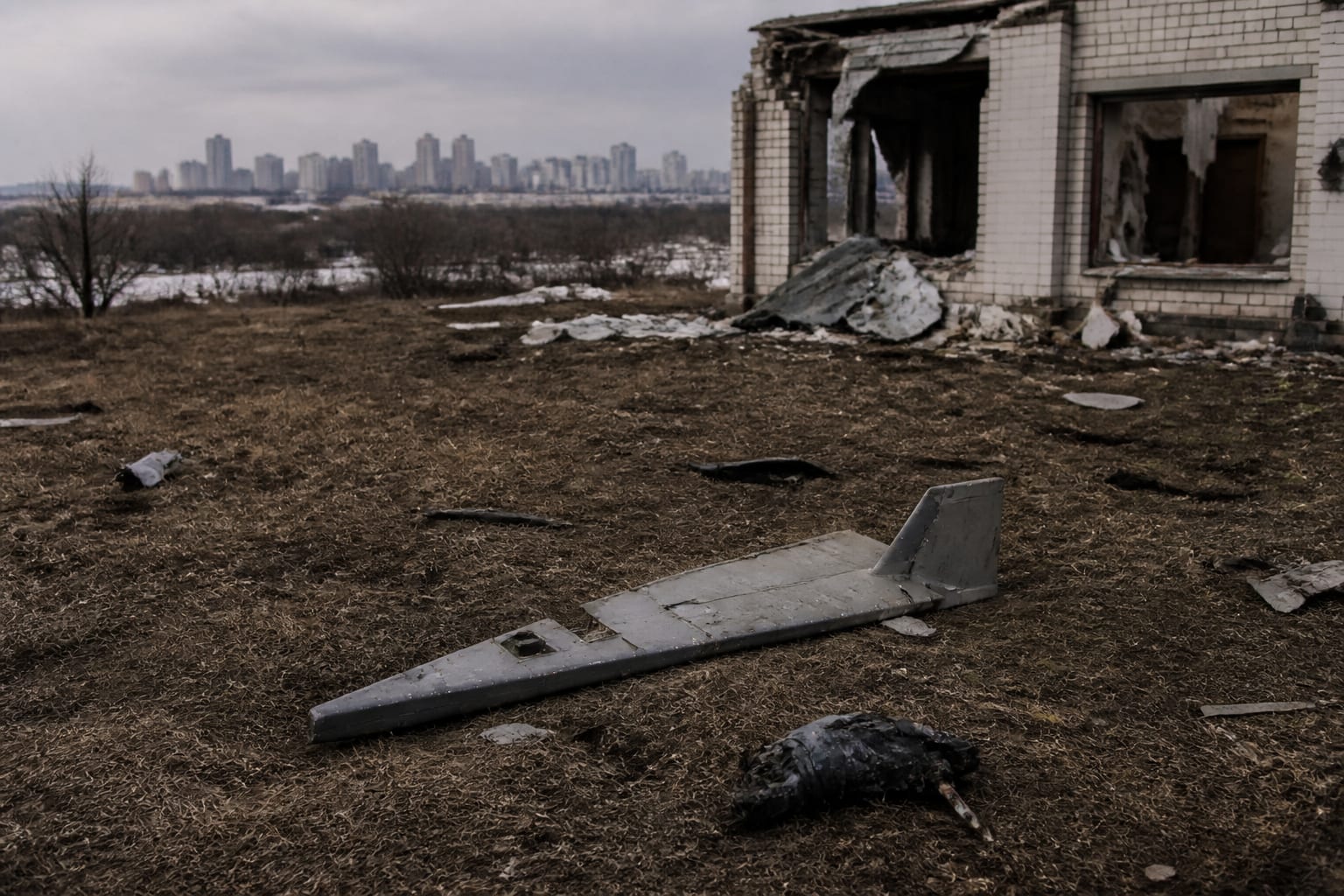 Peste 390 de drone lângă Moscova și două întâlniri decisive la Washington, ce pune acum presiune pe Casa Albă