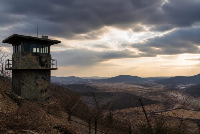 Armata sud-coreeană a tras focuri de avertisment după o trecere a liniei de demarcație