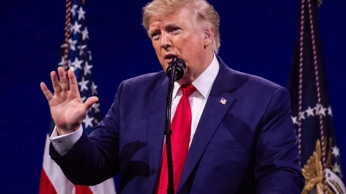 Donald Trump evacuat secret, Donald Trump, evacuat în secret de la summitul NATO. Amenințarea cu asasinatul era legată de
