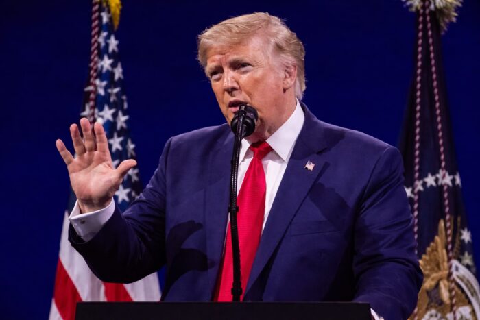 Donald Trump evacuat secret, Donald Trump, evacuat în secret de la summitul NATO. Amenințarea cu asasinatul era legată de