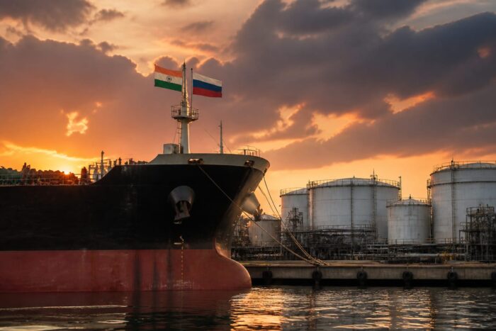 Rusia importă benzină din India după ce atacurile ucrainene i-au tăiat o treime din capacitatea