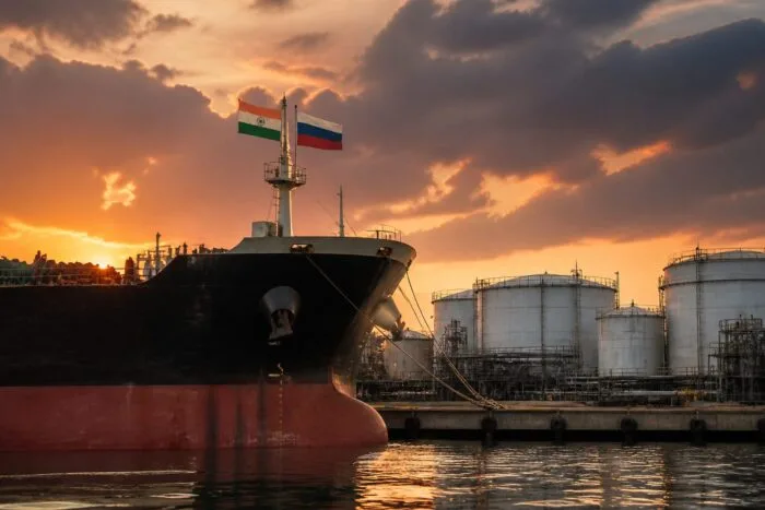import benzină Rusia, Rusia importă benzină din India după ce atacurile ucrainene i-au tăiat o treime din capacitatea