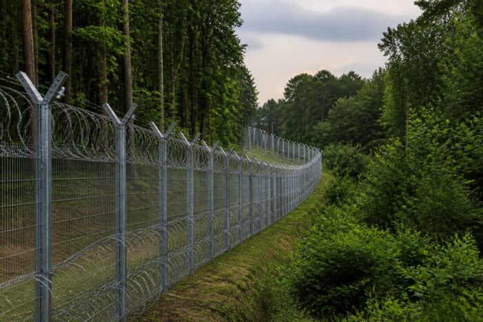 Letonia frontiera Belarus, Letonia închide frontiera cu Belarus. Peste 12.000 de tentative de trecere ilegală au fost
