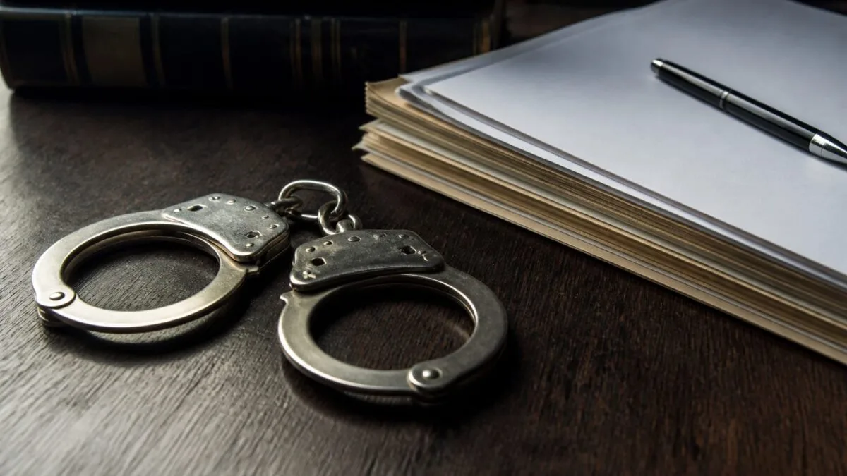 procuror reținut, Un procuror a fost reținut 24 de ore după un atac asupra polițiștilor