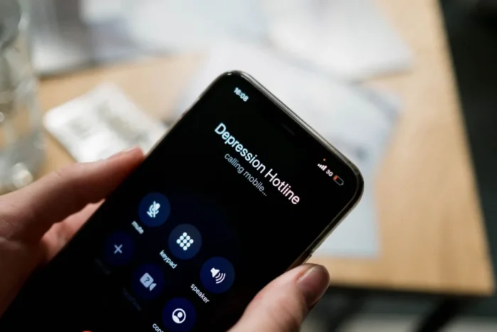 Fraudele telefonice in numele bancilor cresc cu 30%. Ce date nu trebuie sa oferi niciodata la telefon