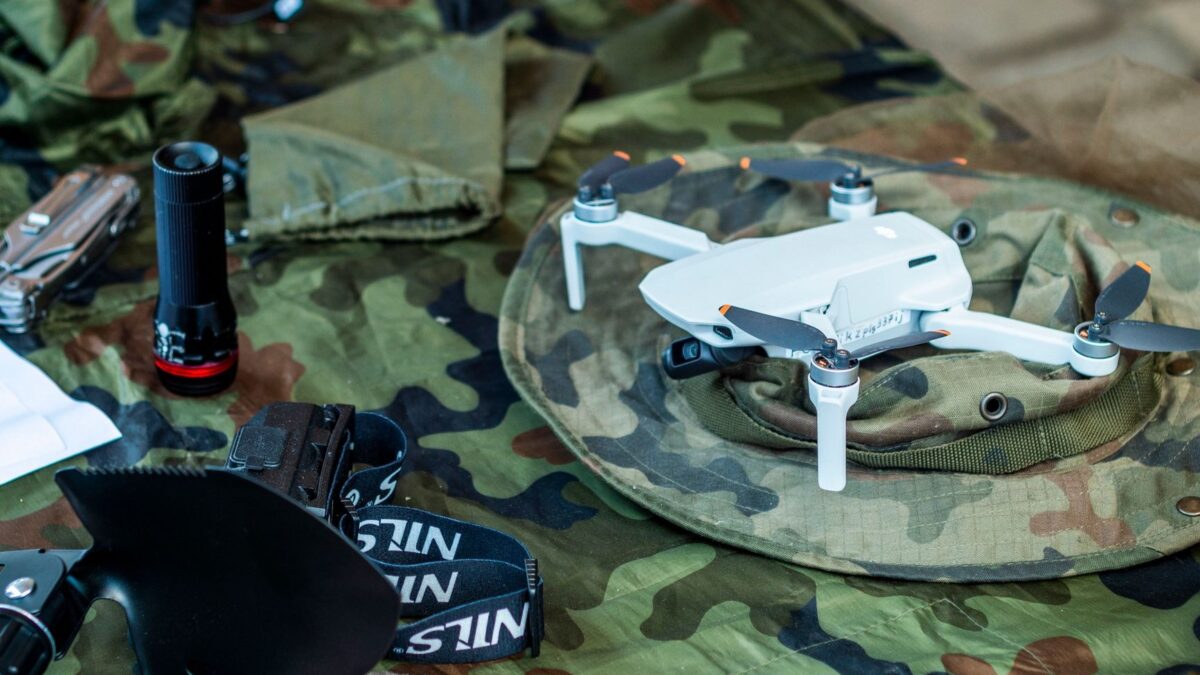 Echipament militar pregătit pentru atac