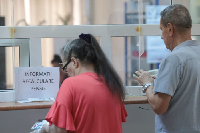 Pensionar semnând un contract