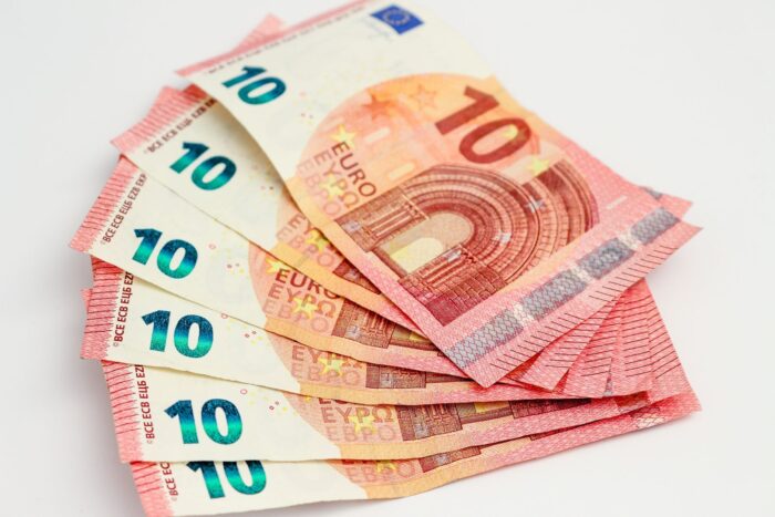 Euro a urcat la un nou record la cursul BNR, 5,2788 lei pe 23 septembrie 2026