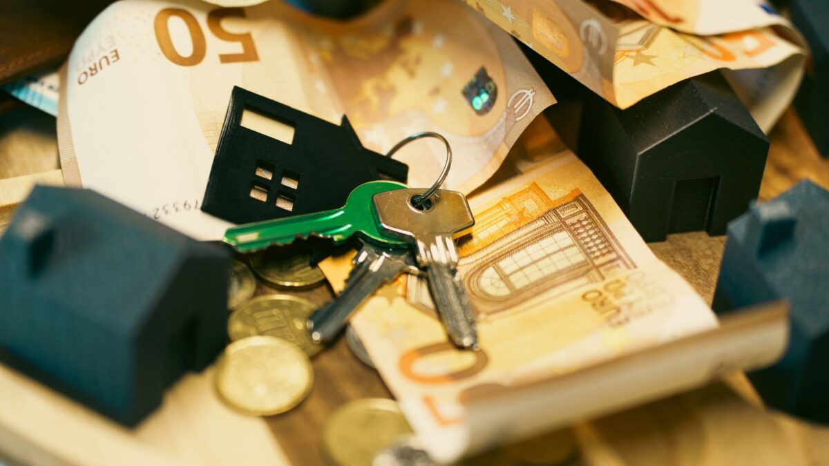 Chei de casă pe bancnote euro