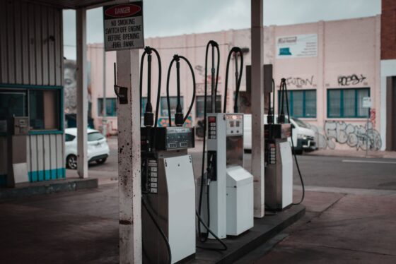 Taxele reprezintă 47,3% din prețul benzinei în UE. Țările de Jos încasează 1,270 euro pe litru