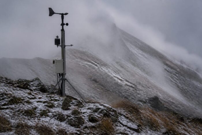 Stație meteo în Southern Carpathians