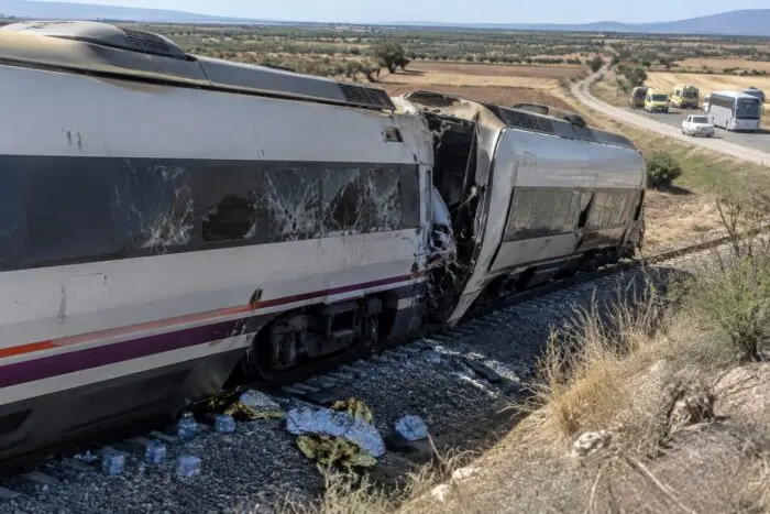 Tren deraiat după accident feroviar Urda