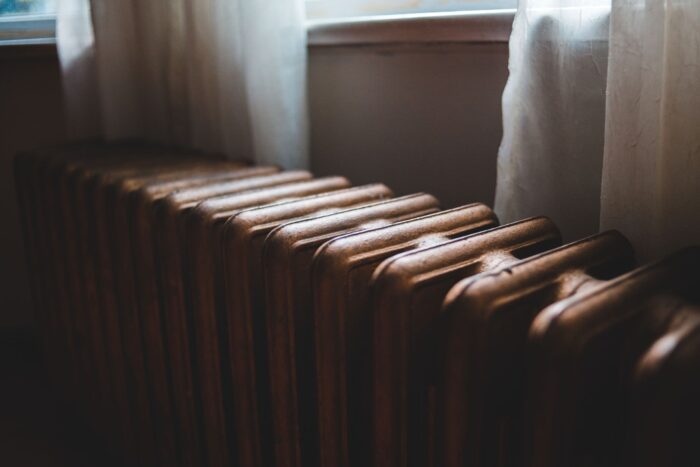 Radiator vechi pentru ajutor încălzire