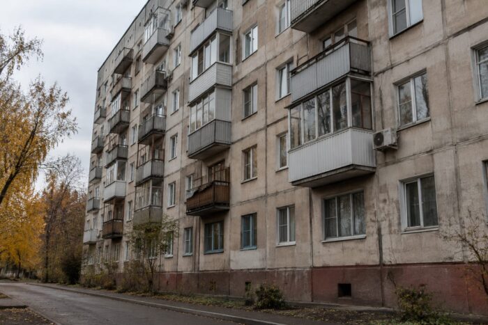 Bloc în octombrie