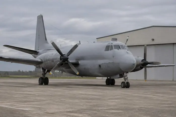 Avion militar cu elice