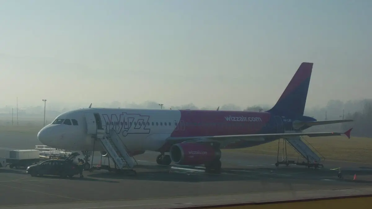 Wizz Air HA-LWG in Tuzla